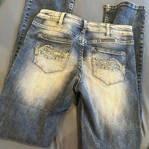 Brand new Cowgirl Tuff Right On jeans 28x35